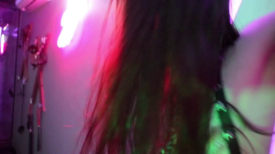 Katja P ruso adolescente BDSM Diversión Tetas naturales Exhibicionismo Pub