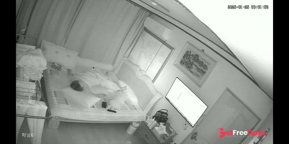 [Sleeping.Porn] She fell asleep while watching TV - bedroom hidden camera