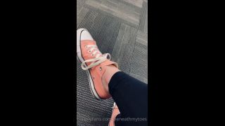 Onlyfans - Beneathmytoes - These chucks wanna take me home to bed - 15-06-2021