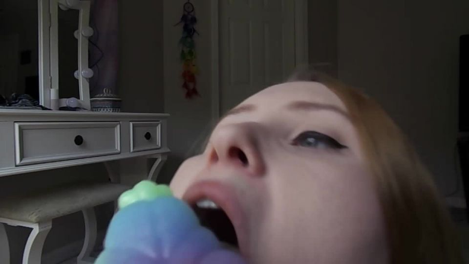 Alien Abduction dildo Emma Shay