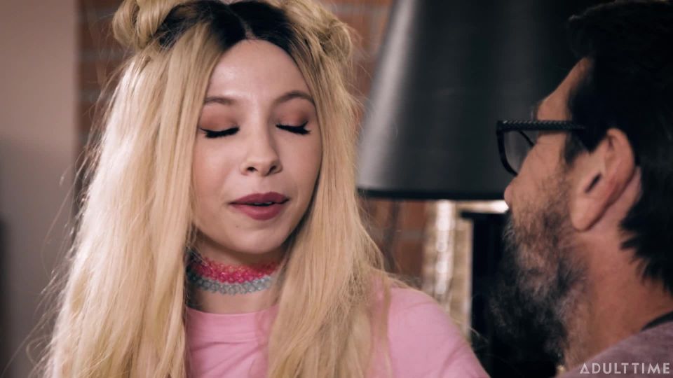 Kenzie Reeves - Un paso demasiado lejos [01-04-2020]