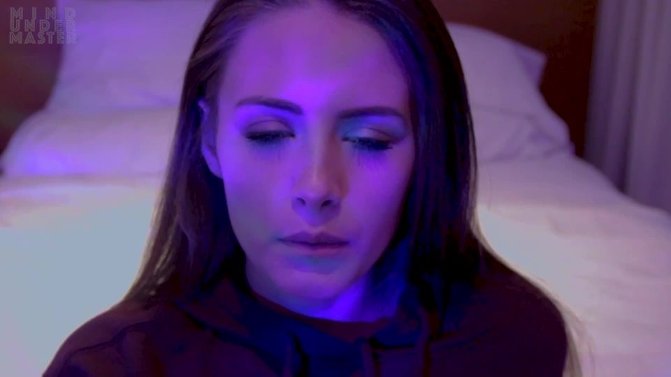 porno online video 41 vintage femdom femdom porno  Mind Under Master – Kyler Quinn – Lo siento papá  kyler quinn