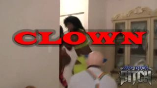 Chubby trans diva Big Dick Bitch 3some with dwarf clown and her trans ...