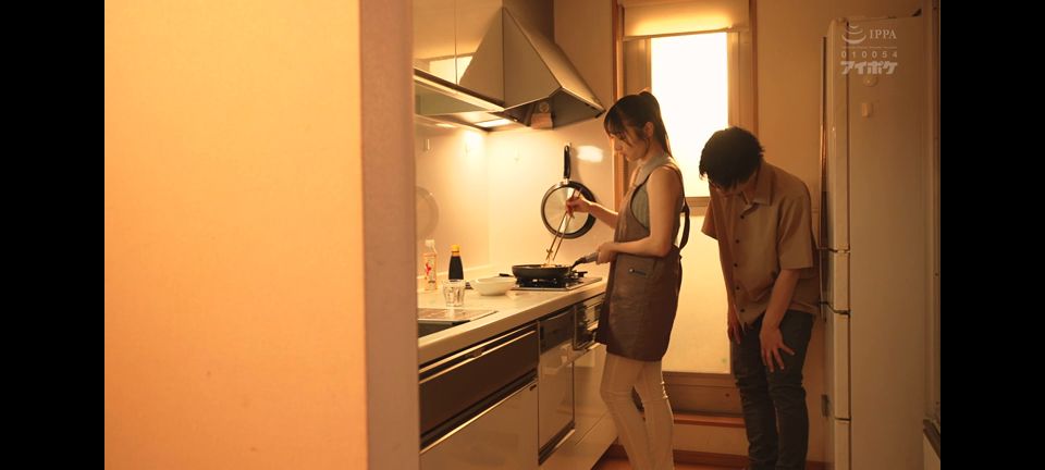 Onosaka Yuika Un estudiante de derecho violó el culo grande y lascivo de una hermosa (porno japonés)