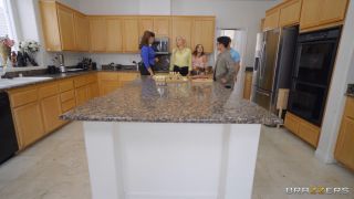Video Siri Dahl,Katie Kush Raunchy Realtor Gets Fucked 2 1080p FullHD