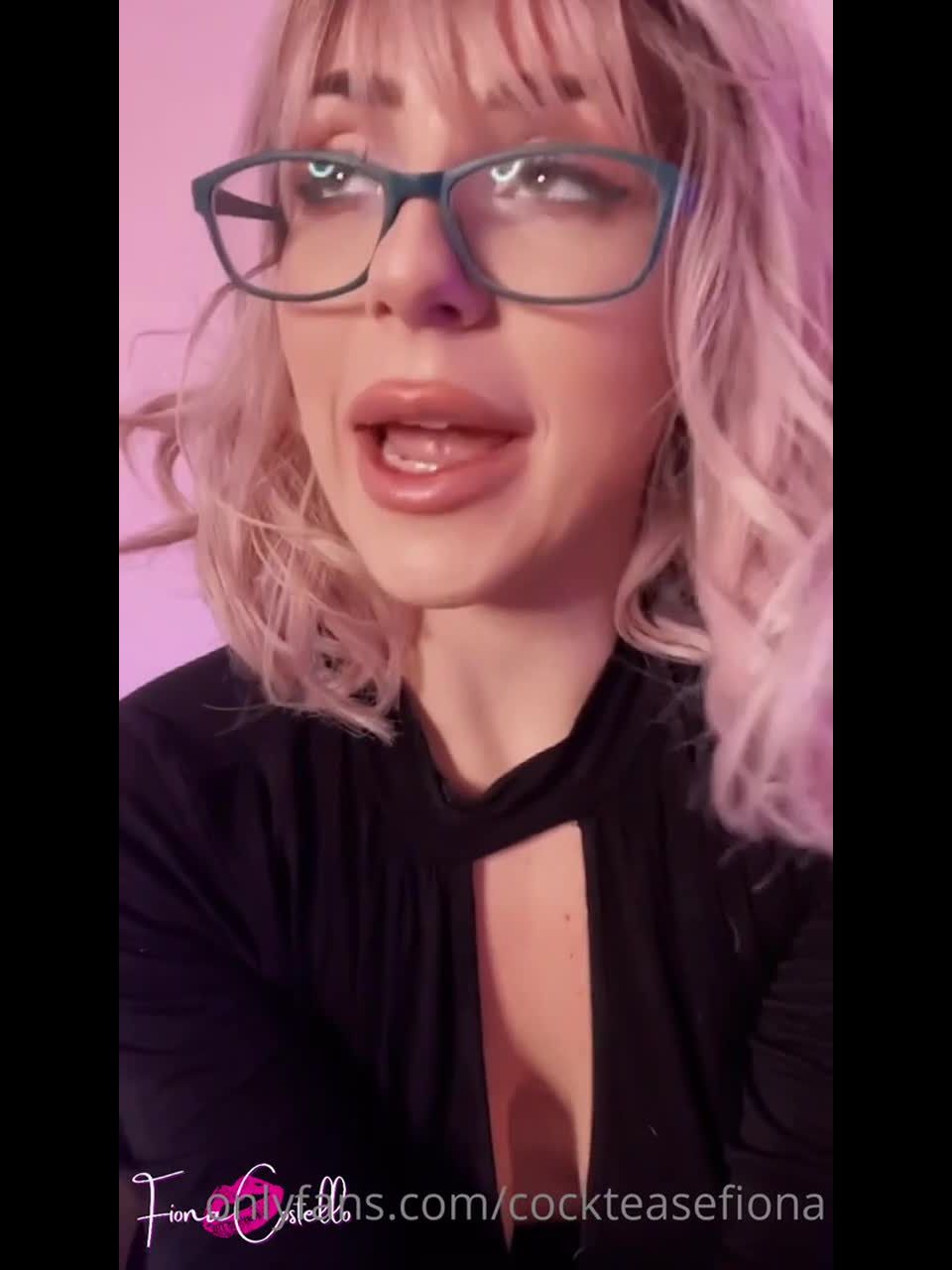 Mama Fiona Traviesa terapeuta Solve su problema (Porno fetiche)