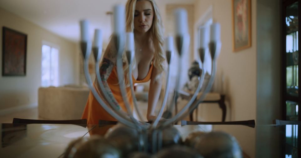 Busty Kendra Sunderland Turns Alien Creature Into Her Sex Monster