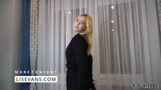 PornHub  LIs Evans   I Helped A Hot Blonde And She Gift For Me A Blowjob And A Pussy P 