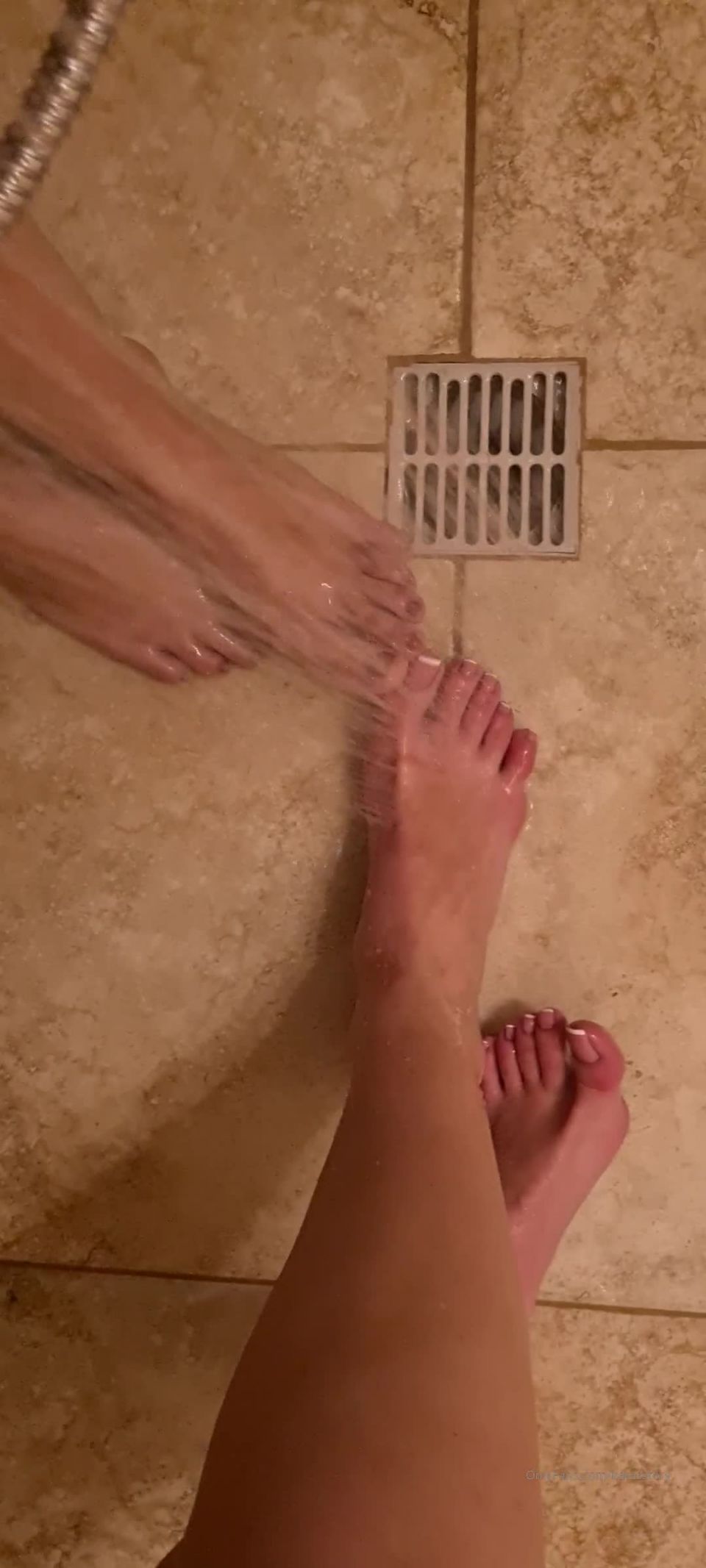 Kate - katesstory () Katesstory - washing these dirty sweaty feet 25-01-2021