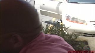 Joven en primera interracial