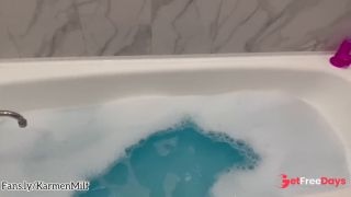 [GetFreeDays.com] Big Ass, Takes A Bath, Fucks Herself and Ends Up Squirting With Orgasm Sex Stream January 2023