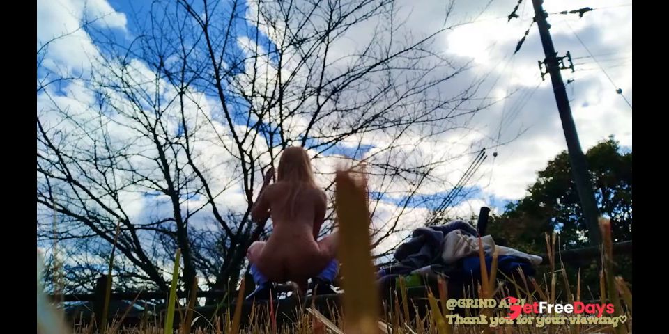 [GetFreeDays.com] It feels too good Gal masturbating in the park under the blue sky Porn Video February 2023