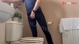 [GetFreeDays.com] Big cocked straight guy masturbating in the toilet. Hung and horny, bringing dick off to cumshot Porn Film February 2023