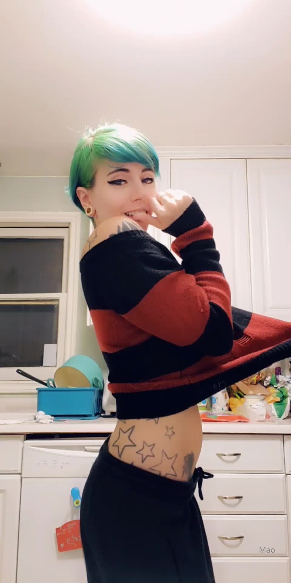 Miss Mao SG Missmaosg - furtivamente en la cocina 25-10-2019