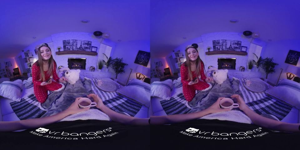 VR BANGERS Aften And Her Naughty Plan For Tonight VR Porn